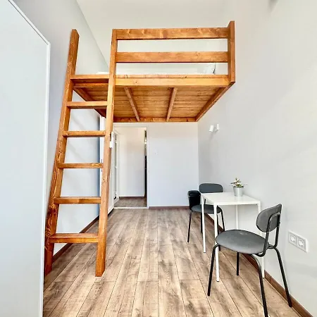 K87 Renovated 6br Apartment