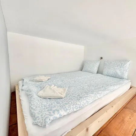 K87 Renovated 6br Budapest