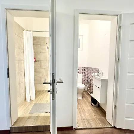 K87 Renovated 6br * Budapest