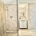 K87 Renovated 6br דירה *