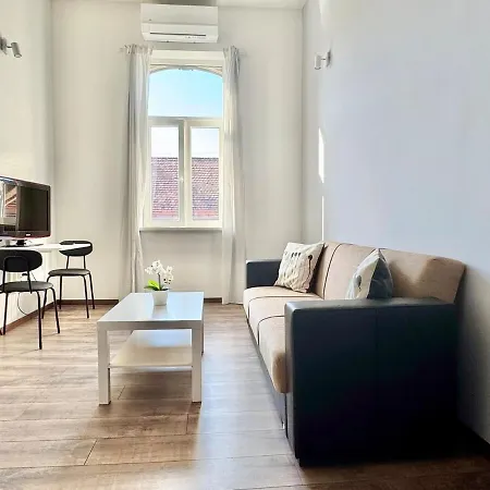 Daire K87 Renovated 6br