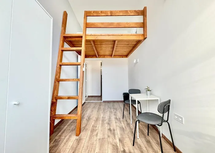 K87 Renovated 6br Apartment