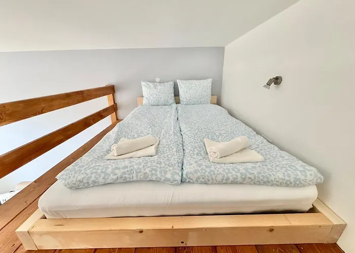K87 Renovated 6br Apartment *