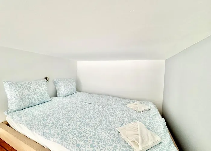 Apartment K87 Renovated 6br Budapest